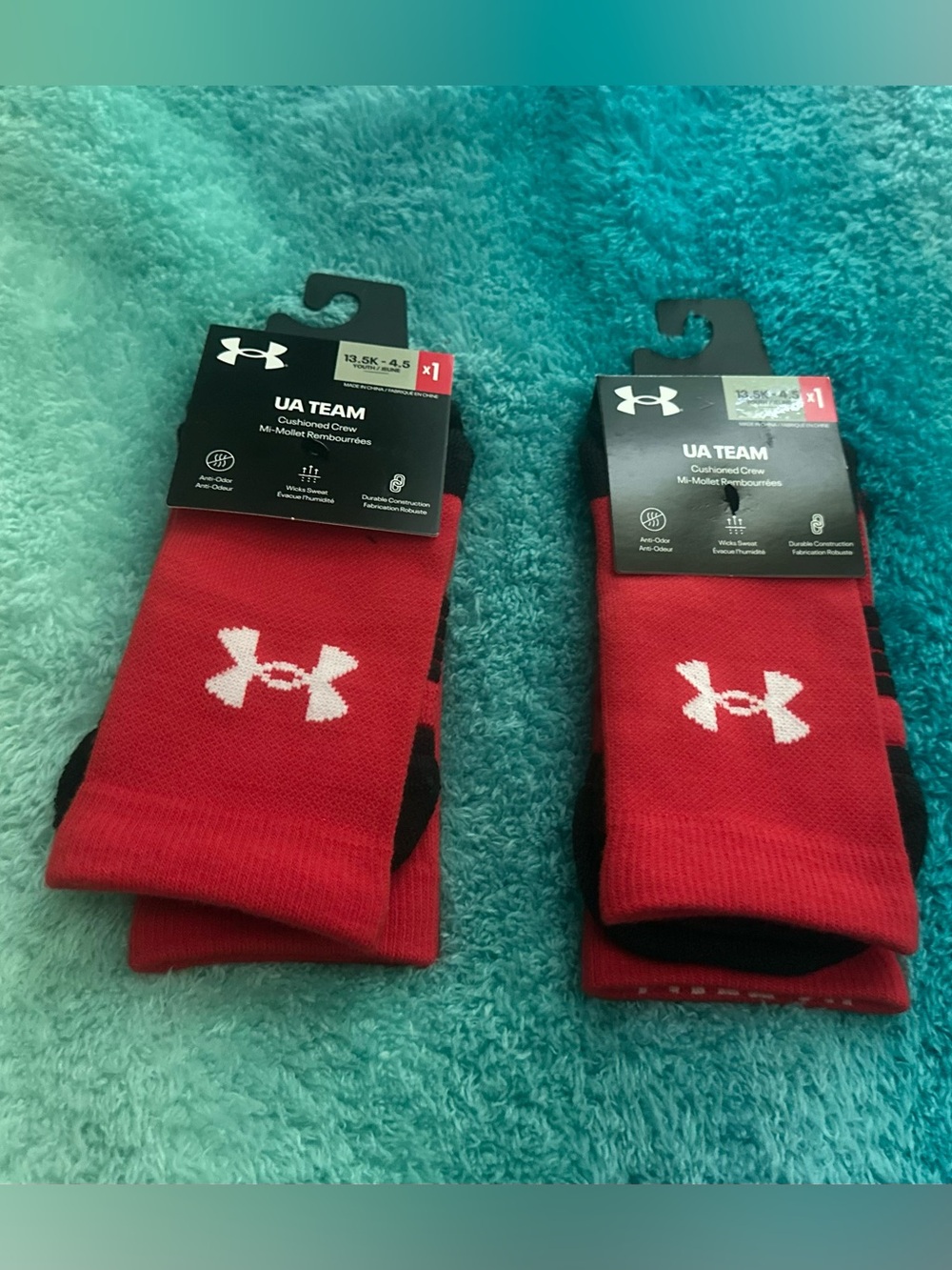 NEW 2 PAIR Under Armour UA TEAM Performance Socks RED 13.5-4.5 YOUTH